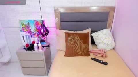   FLEUR   online show from October 17, 7:27 pm