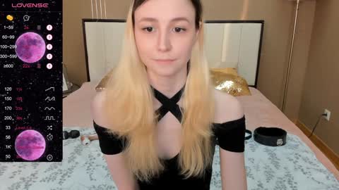 Snapshot of fleximona chatting on February 1, 9:43 am FlexiMona online show from February 1, 9:43 am