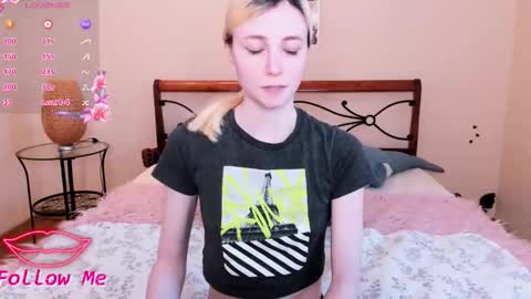 Snapshot of fleximona chatting on October 16, 9:32 am FlexiMona online show from October 16, 9:32 am