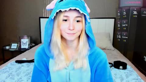 Snapshot of fleximona chatting on October 25, 10:01 am FlexiMona online show from October 25, 10:01 am