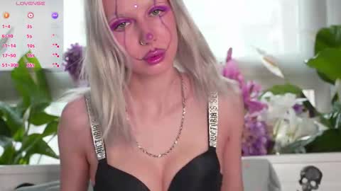 Snapshot of flexylover_ chatting on October 26, 9:48 am Im nude naked fuck lovense online show from October 26, 9:48 am