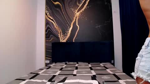 Snapshot of flirtdeea chatting on March 11, 12:33 am flirtdeea online show from March 11, 12:33 am