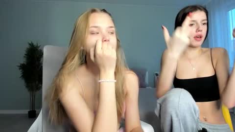 Mona online show from November 8, 1:06 am