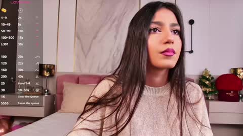 Snapshot of florentina2004 chatting on December 15, 9:20 pm Vanessa online show from December 15, 9:20 pm