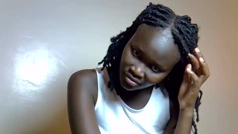 Snapshot of flowerdiva002 chatting on November 25, 10:26 am flowerdiva002 online show from November 25, 10:26 am