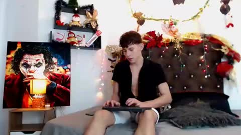 flowers109 online show from December 31, 10:12 pm