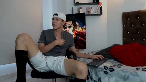 flowers109 online show from January 22, 9:43 pm