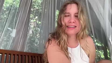 Snapshot of fluffy_bunnyxxx chatting on January 10, 9:02 am fluffy_bunnyxxx online show from January 10, 9:02 am