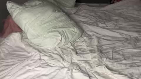 Snapshot of fluffy_bunnyxxx chatting on October 18, 8:42 pm fluffy_bunnyxxx online show from October 18, 8:42 pm