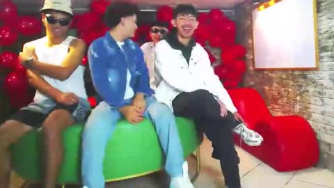 flyckers online show from March 8, 9:18 pm