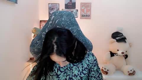 Snapshot of foeheart chatting on December 3, 12:49 pm Foe online show from December 3, 12:49 pm