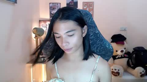 Snapshot of foeheart chatting on December 18, 4:17 pm Foe online show from December 18, 4:17 pm