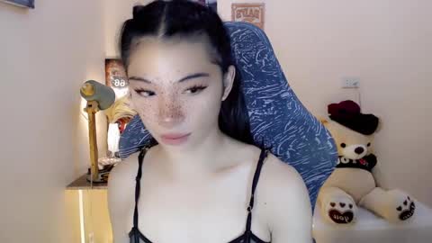 Snapshot of foeheart chatting on December 22, 11:20 pm Foe online show from December 22, 11:20 pm