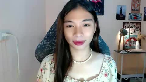 Snapshot of foeheart chatting on November 5, 2:00 am Foe online show from November 5, 2:00 am