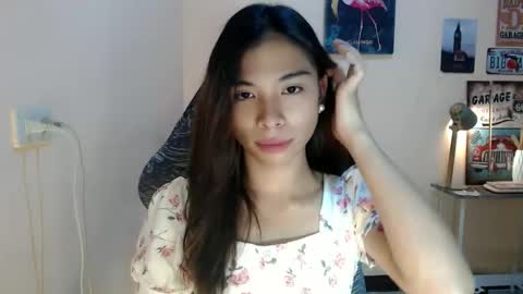 Snapshot of foeheart chatting on November 18, 12:49 am Foe online show from November 18, 12:49 am