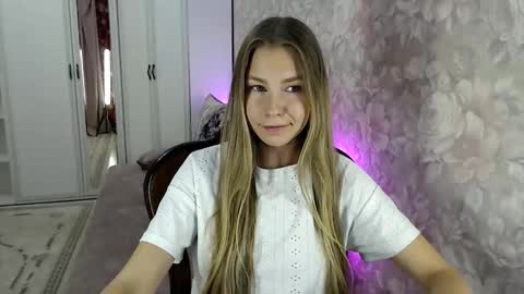 Molli  Ready for any play with you. Hottest show in pvt  Help a student earn big tokens  online show from October 18, 3:35 pm