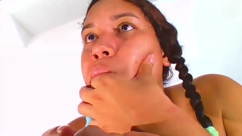 emely and felix online show from December 11, 4:07 am