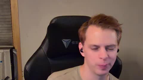 forever_broken online show from January 15, 4:25 am