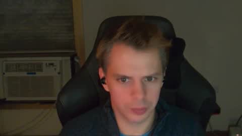 forever_broken online show from November 15, 6:44 am