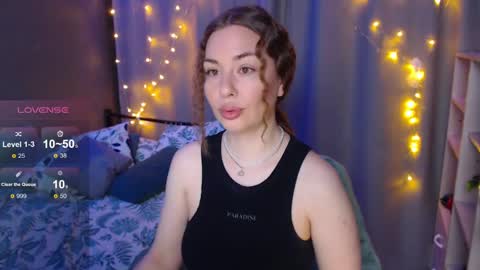 Snapshot of foreversmileme chatting on December 9, 12:23 am Julia online show from December 9, 12:23 am