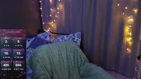 Snapshot of foreversmileme chatting on December 27, 12:50 am Julia online show from December 27, 12:50 am