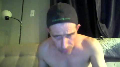 fouraide42 online show from December 18, 3:37 am