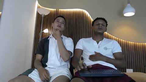 TASTY GUYS  online show from December 16, 1:05 pm