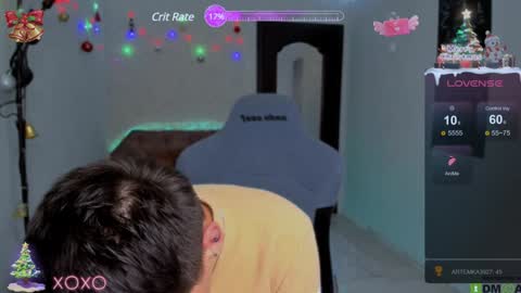 Snapshot of foxicfu chatting on December 17, 1:49 pm Foxicfu online show from December 17, 1:49 pm