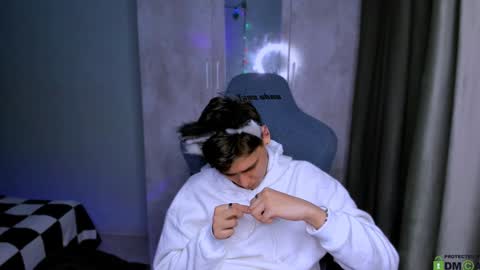 Snapshot of foxicfu chatting on February 6, 3:31 pm Foxicfu online show from February 6, 3:31 pm