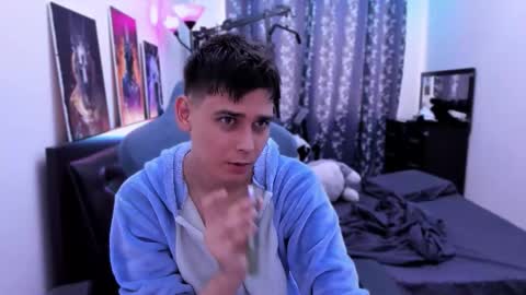 Snapshot of foxicfu chatting on September 16, 9:21 am Foxicfu online show from September 16, 9:21 am