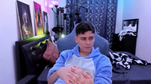 Snapshot of foxicfu chatting on September 17, 2:08 pm Foxicfu online show from September 17, 2:08 pm