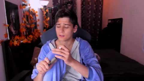 Snapshot of foxicfu chatting on November 5, 7:58 pm Foxicfu online show from November 5, 7:58 pm