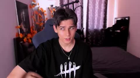 Snapshot of foxicfu chatting on November 20, 8:25 am Foxicfu online show from November 20, 8:25 am