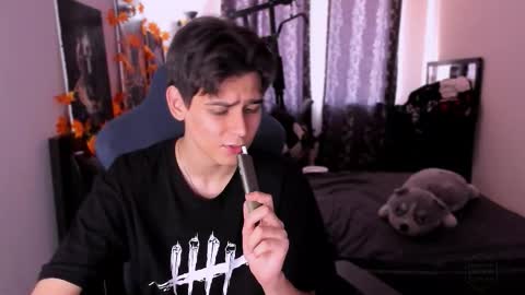 Snapshot of foxicfu chatting on November 23, 7:08 am Foxicfu online show from November 23, 7:08 am