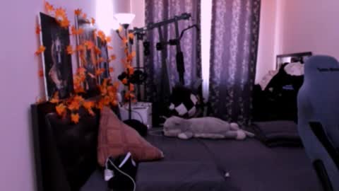 Snapshot of foxicfu chatting on November 28, 8:17 am Foxicfu online show from November 28, 8:17 am