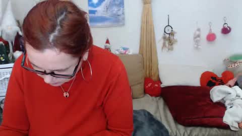 Snapshot of foxydesiree chatting on January 26, 2:19 pm foxydesiree online show from January 26, 2:19 pm