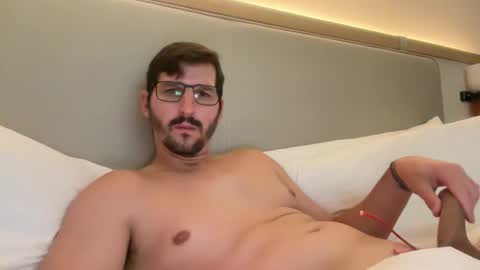 Snapshot of fp004 chatting on October 14, 1:50 am fp004 online show from October 14, 1:50 am