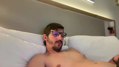 Snapshot of fp004 chatting on October 21, 3:29 am fp004 online show from October 21, 3:29 am