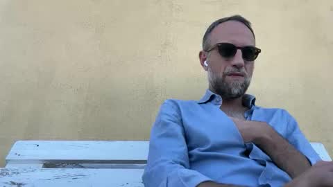 fra___ online show from October 31, 1:23 pm