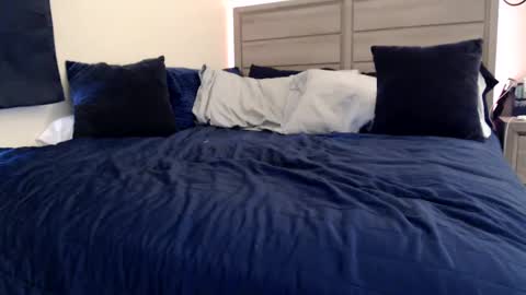 Angel online show from December 5, 6:44 pm