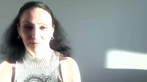 Snapshot of frankieteasing chatting on January 6, 1:52 pm frankieteasing online show from January 6, 1:52 pm