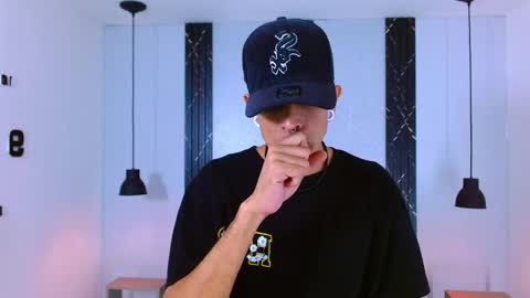 Franvill trato online show from October 3, 7:55 pm