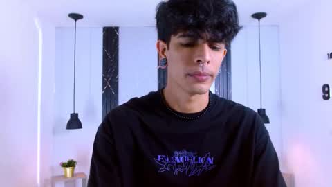 Franvill trato online show from November 3, 7:37 pm