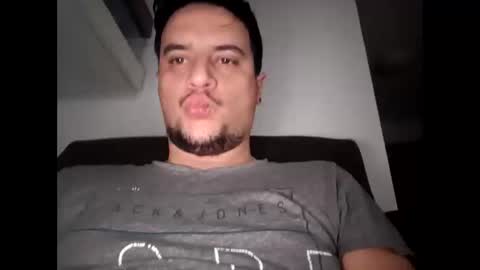 Snapshot of fraromeo2 chatting on March 1, 7:08 am fraromeo2 online show from March 1, 7:08 am