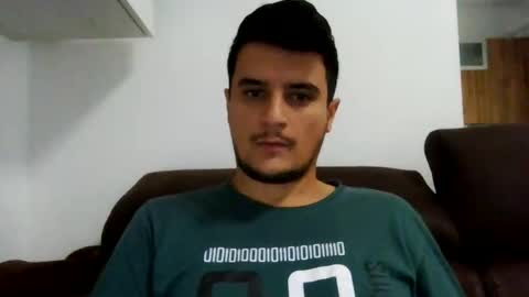 Snapshot of fraromeo2 chatting on October 16, 8:37 am fraromeo2 online show from October 16, 8:37 am