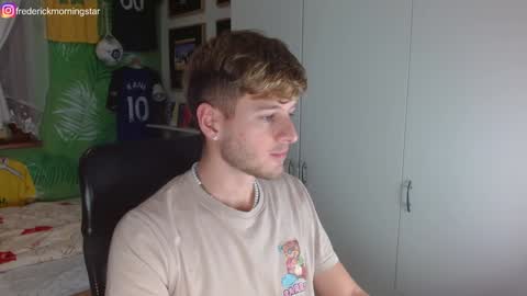 Snapshot of freddy_star chatting on December 2, 8:22 pm Frederick Perin online show from December 2, 8:22 pm