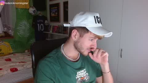 Snapshot of freddy_star chatting on December 9, 8:54 pm Frederick Perin online show from December 9, 8:54 pm
