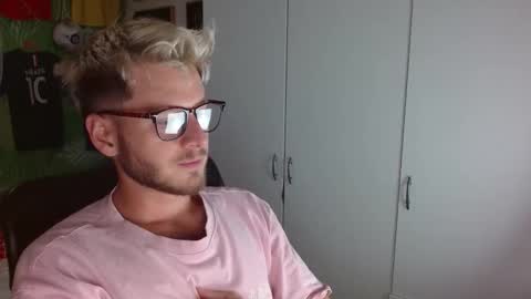 Snapshot of freddy_star chatting on September 10, 7:36 pm Frederick Perin online show from September 10, 7:36 pm