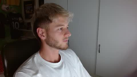 Snapshot of freddy_star chatting on September 14, 7:46 pm Frederick Perin online show from September 14, 7:46 pm