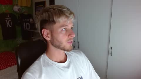 Snapshot of freddy_star chatting on September 15, 12:27 pm Frederick Perin online show from September 15, 12:27 pm